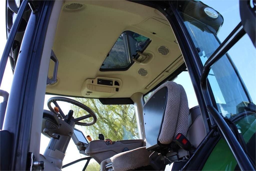 Tractor John Deere 6130R