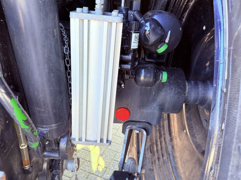Tractor John Deere 6175R Premium Cab Black Edition