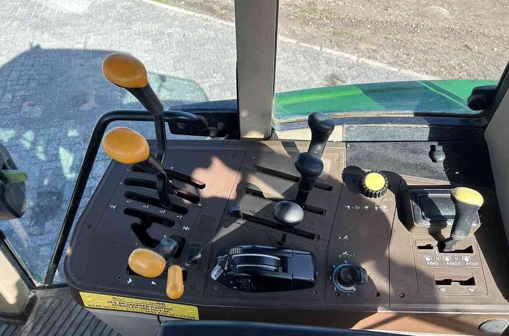 Tractor John Deere 6210