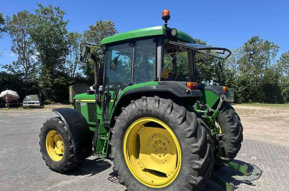 Tractor John Deere 6210