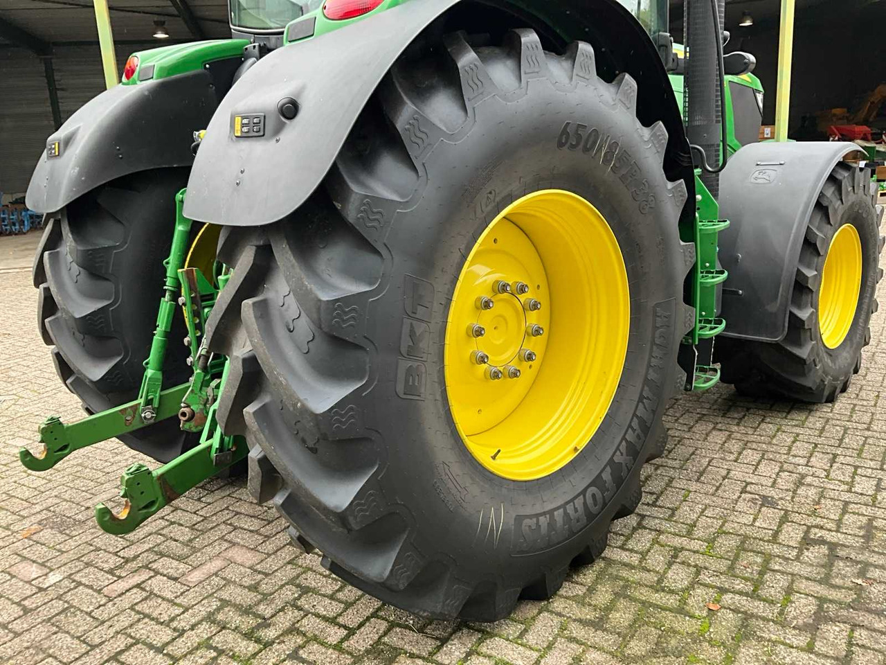 Tractor John Deere 6210R