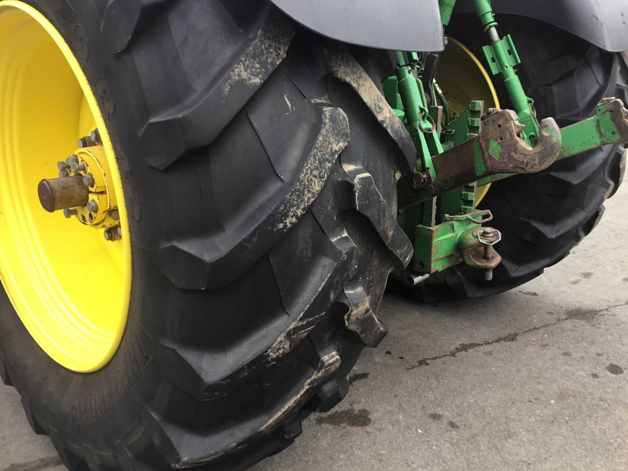 Tractor John Deere 6210R