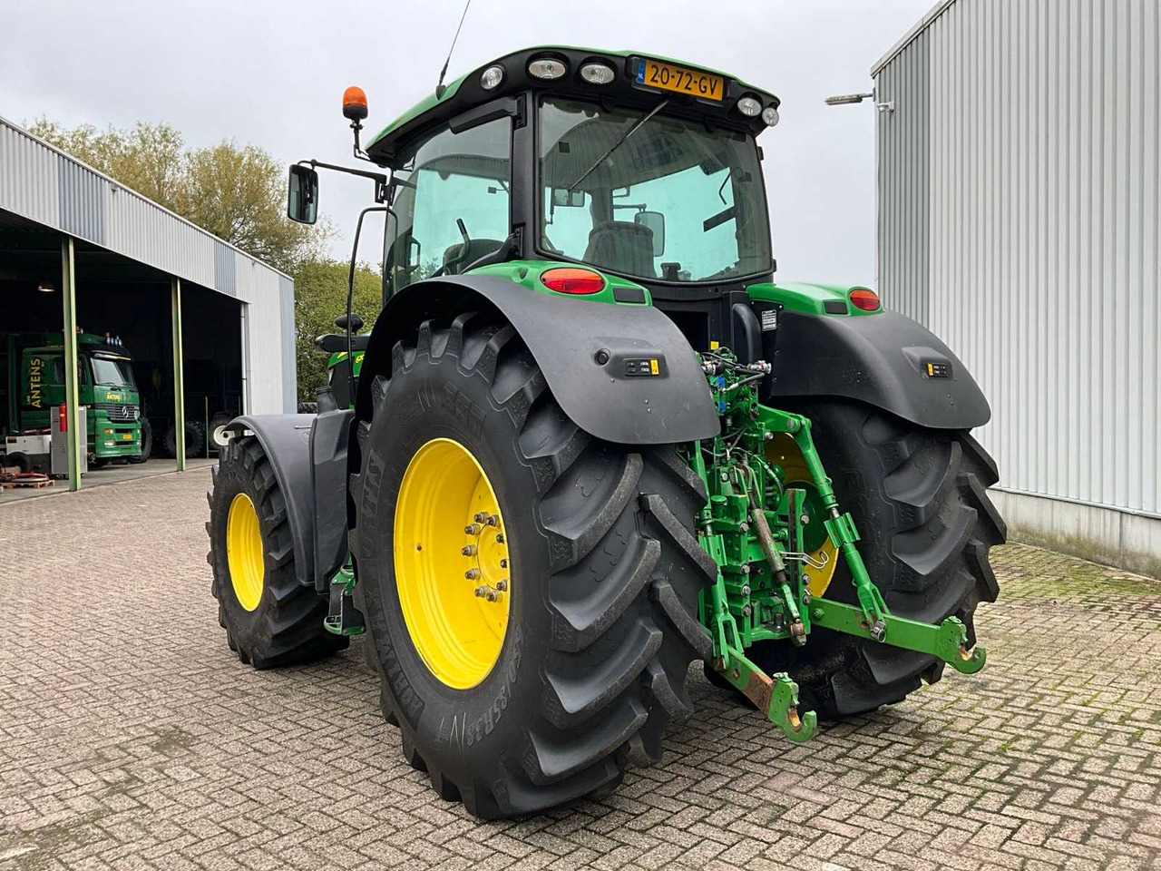 Tractor John Deere 6210R