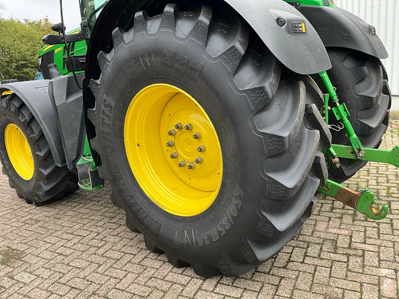 Tractor John Deere 6210R