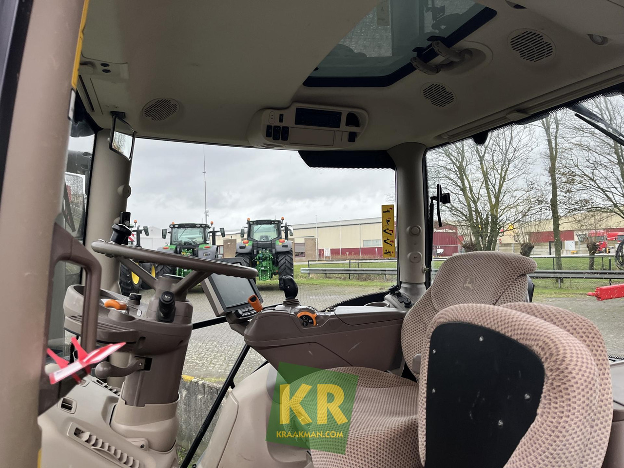 Tractor John Deere 6215R