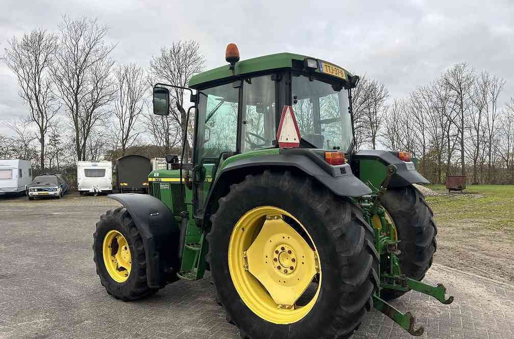 Tractor John Deere 6310, fronthef + pto