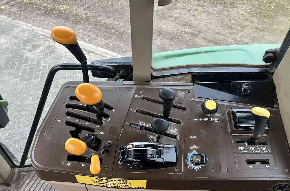 Tractor John Deere 6310, fronthef + pto