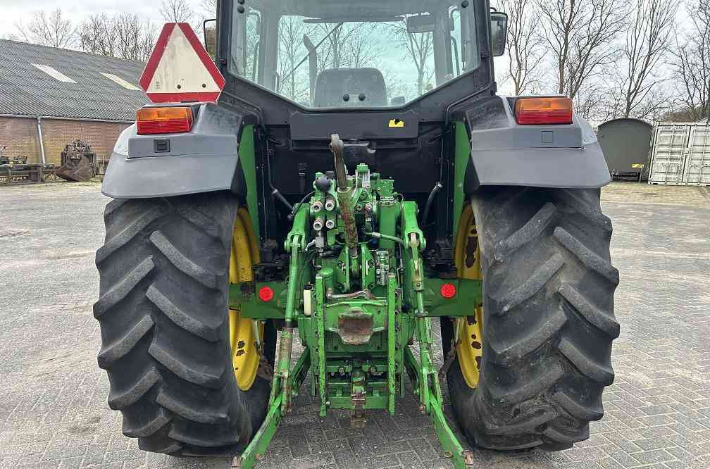 Tractor John Deere 6310, fronthef + pto