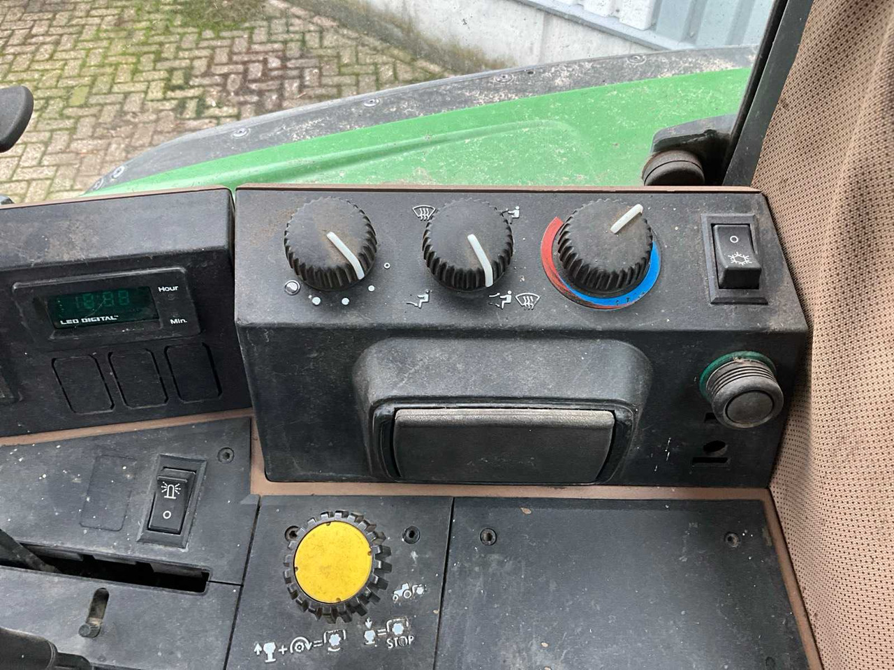 Tractor John Deere 6900
