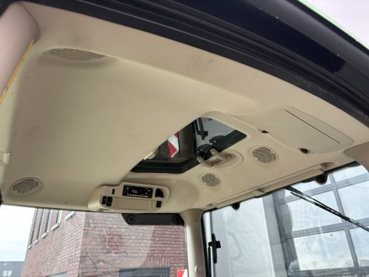 Tractor John Deere 6r215