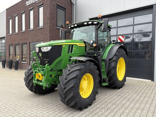 Tractor John Deere 6r215