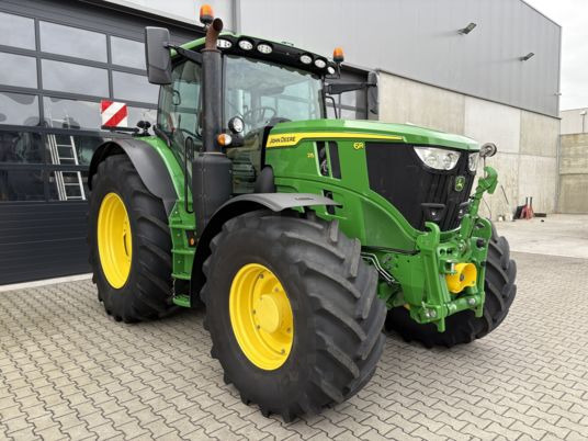 Tractor John Deere 6r215