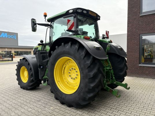 Tractor John Deere 6r215