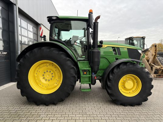 Tractor John Deere 6r215