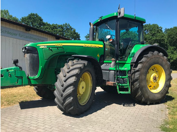 John Deere 8320 - tractor