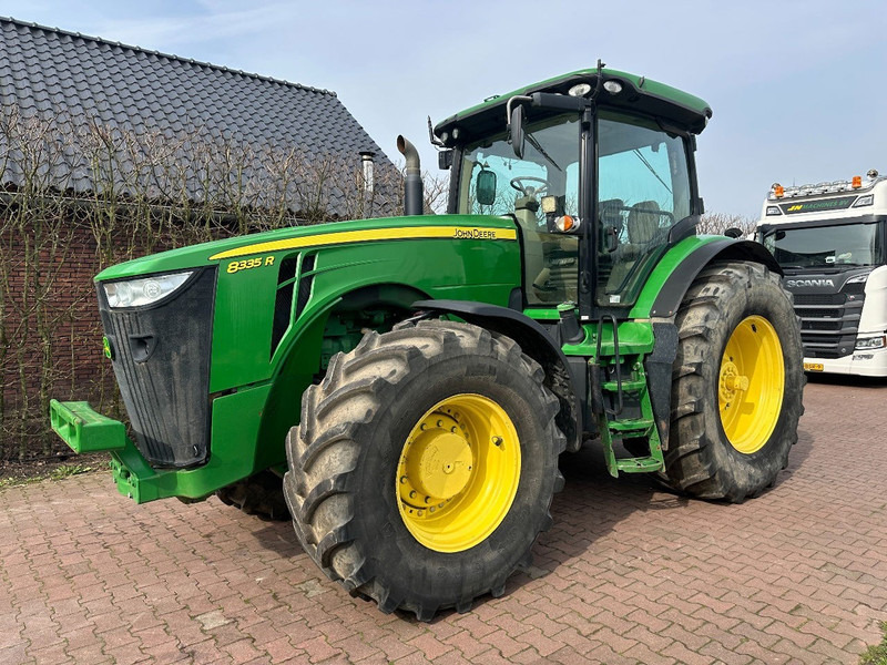 Tractor John Deere 8335R