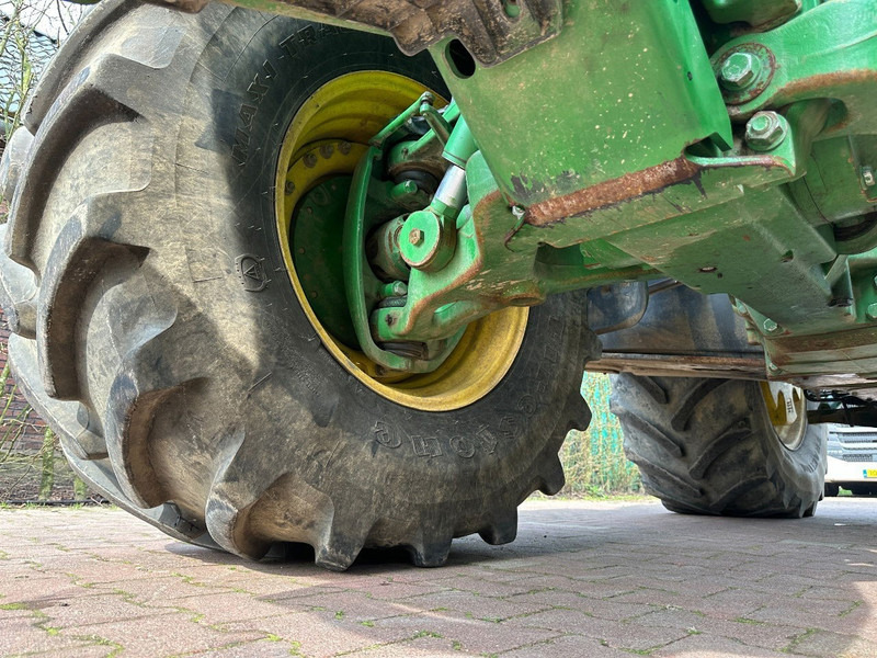 Tractor John Deere 8335R