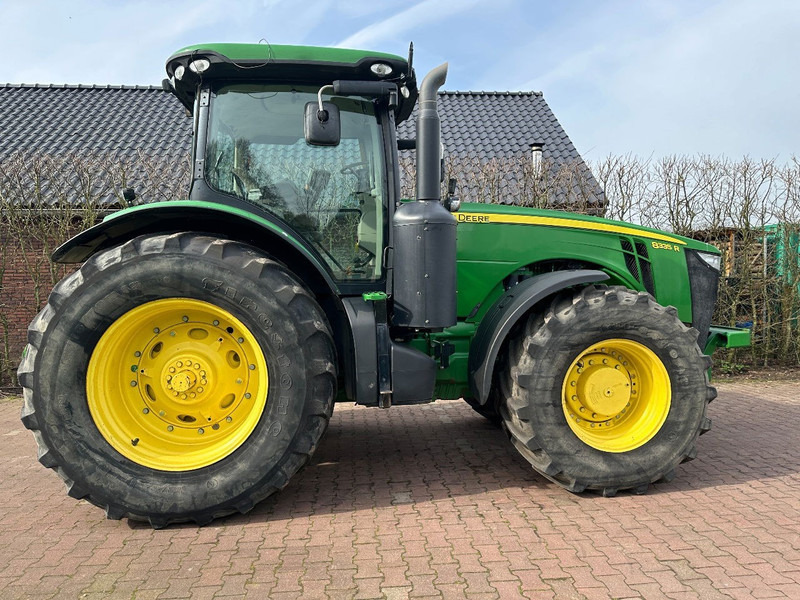 Tractor John Deere 8335R