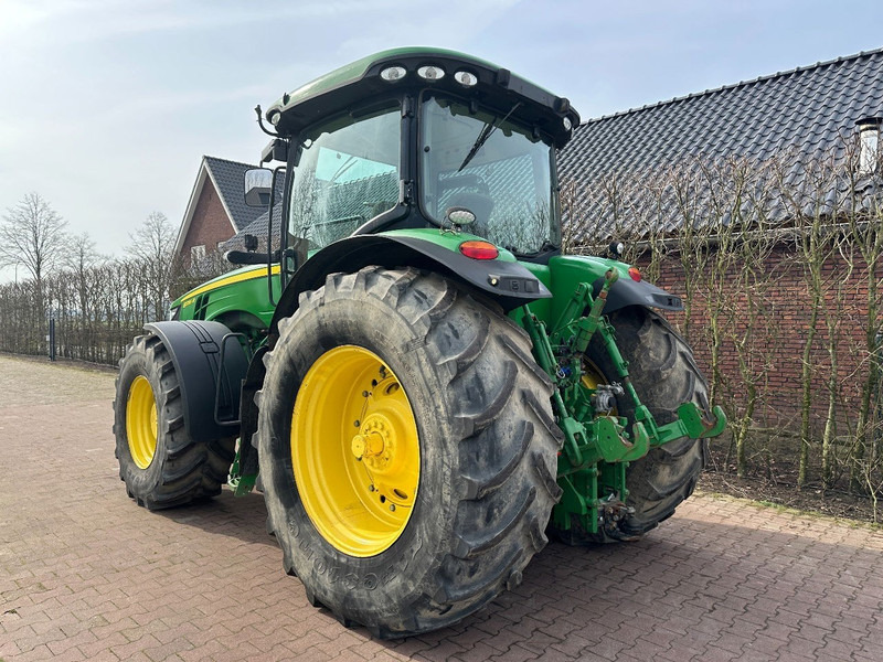 Tractor John Deere 8335R