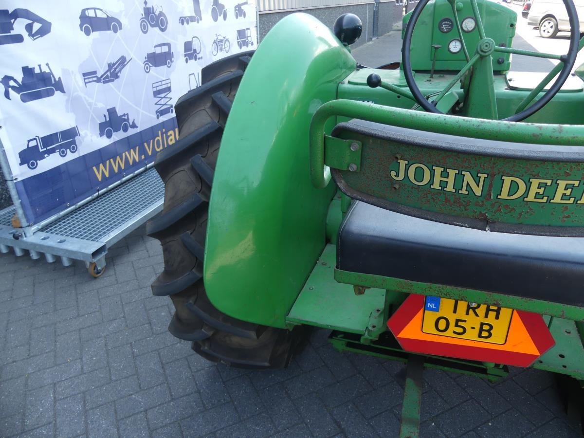 Tractor John-Deere AR