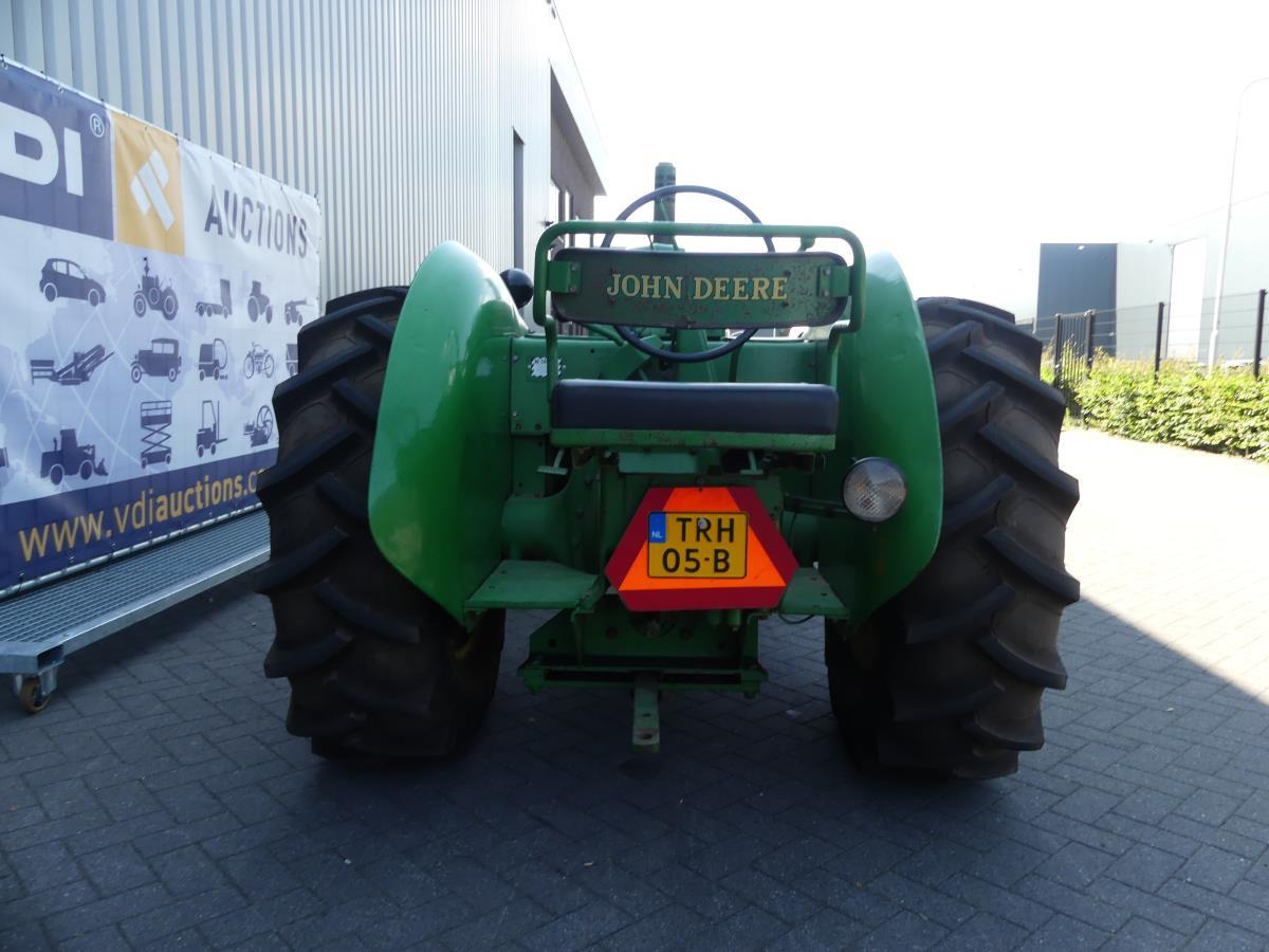 Tractor John-Deere AR