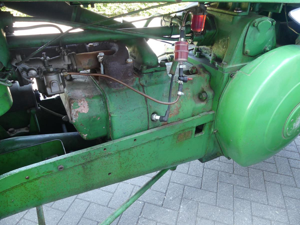Tractor John-Deere AR