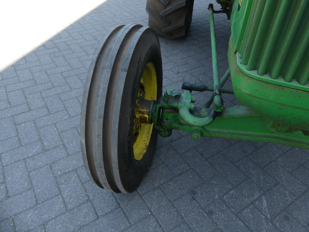 Tractor John-Deere AR