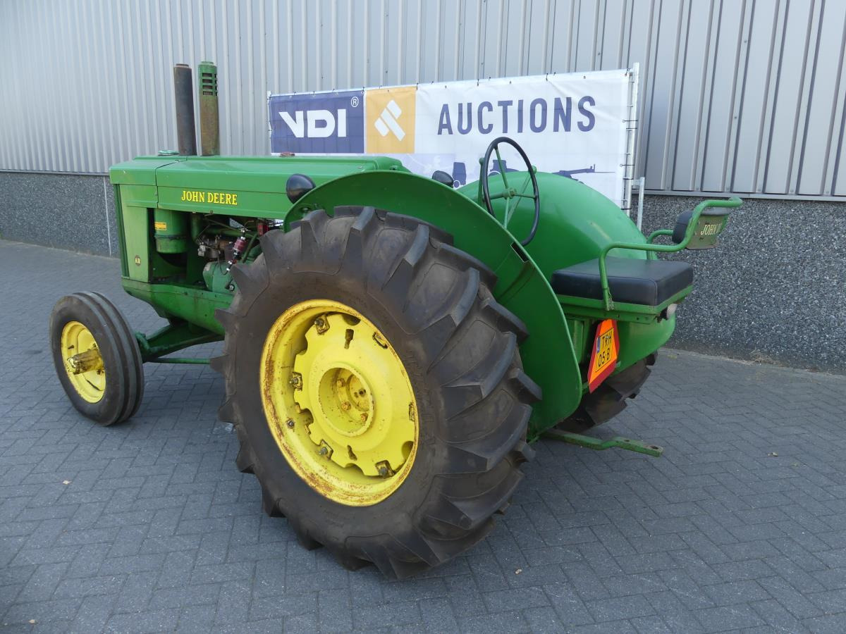 Tractor John-Deere AR
