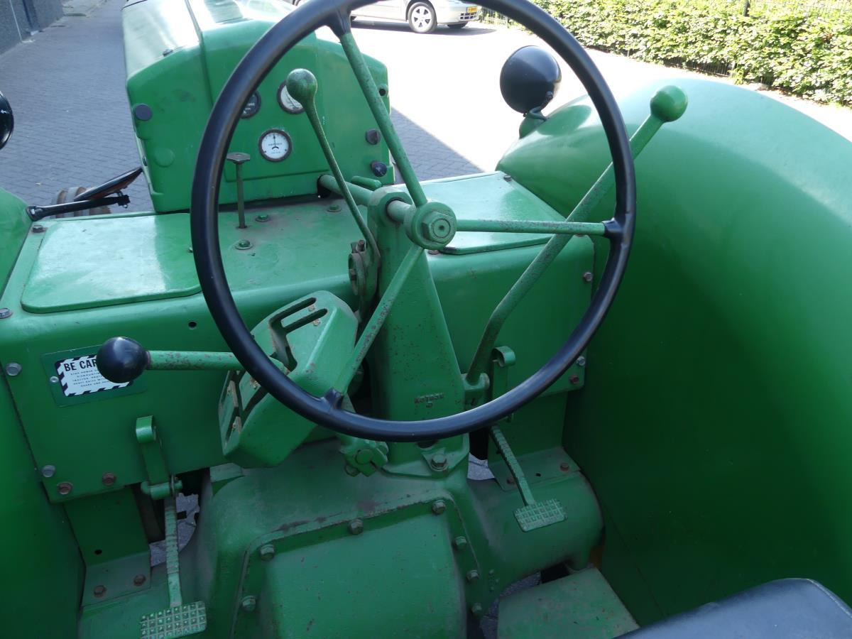 Tractor John-Deere AR