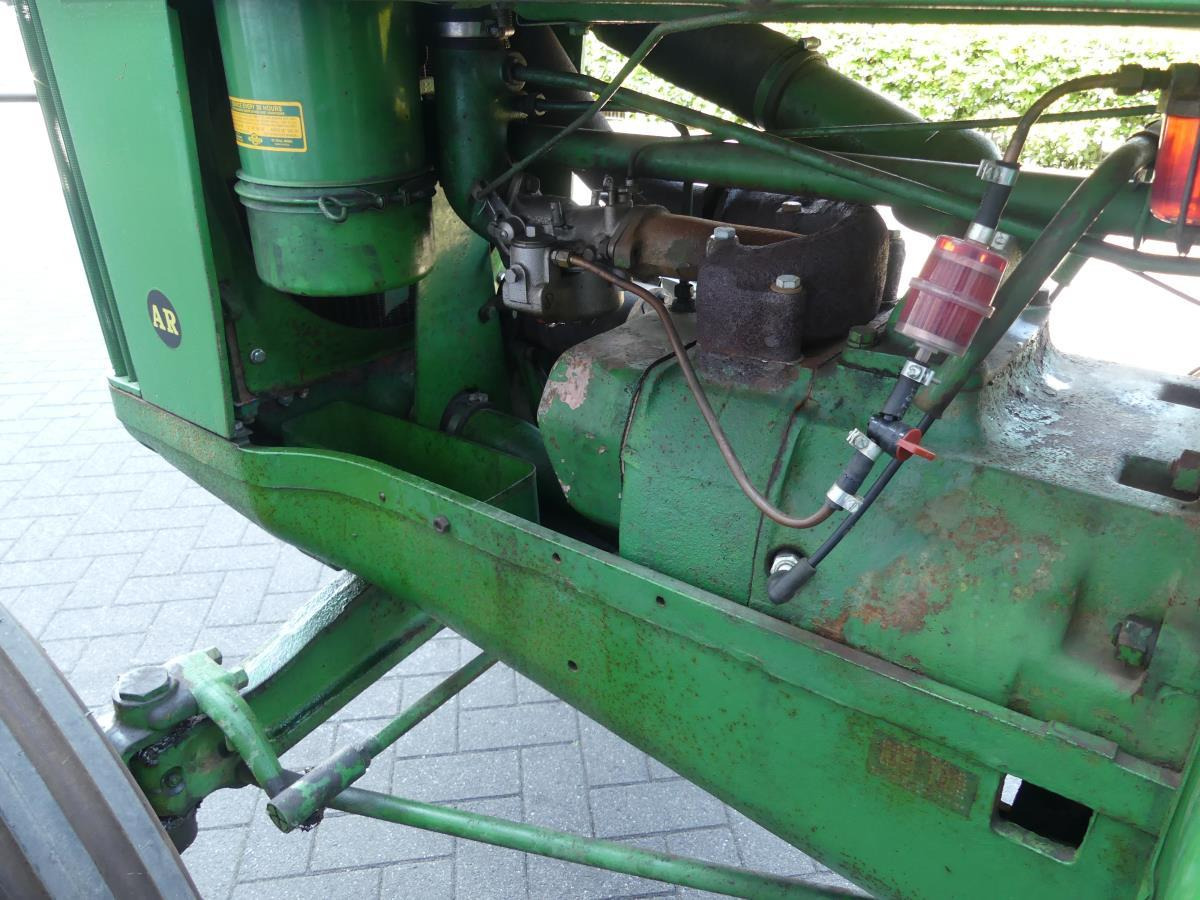 Tractor John-Deere AR
