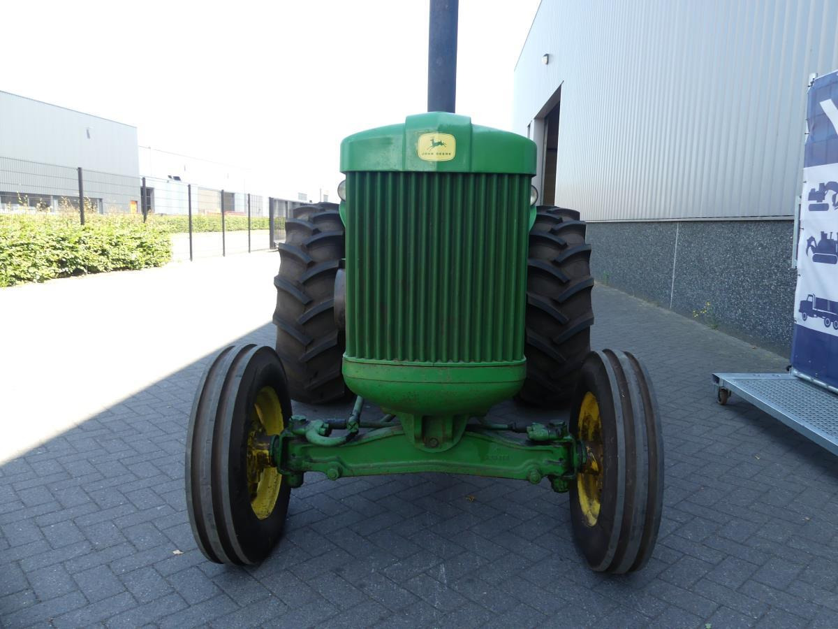 Tractor John-Deere AR