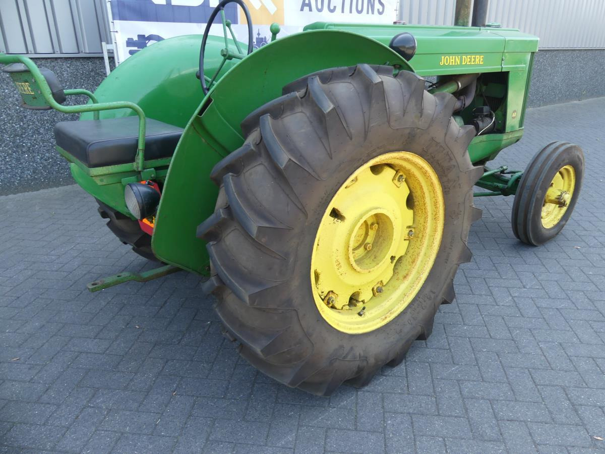 Tractor John-Deere AR