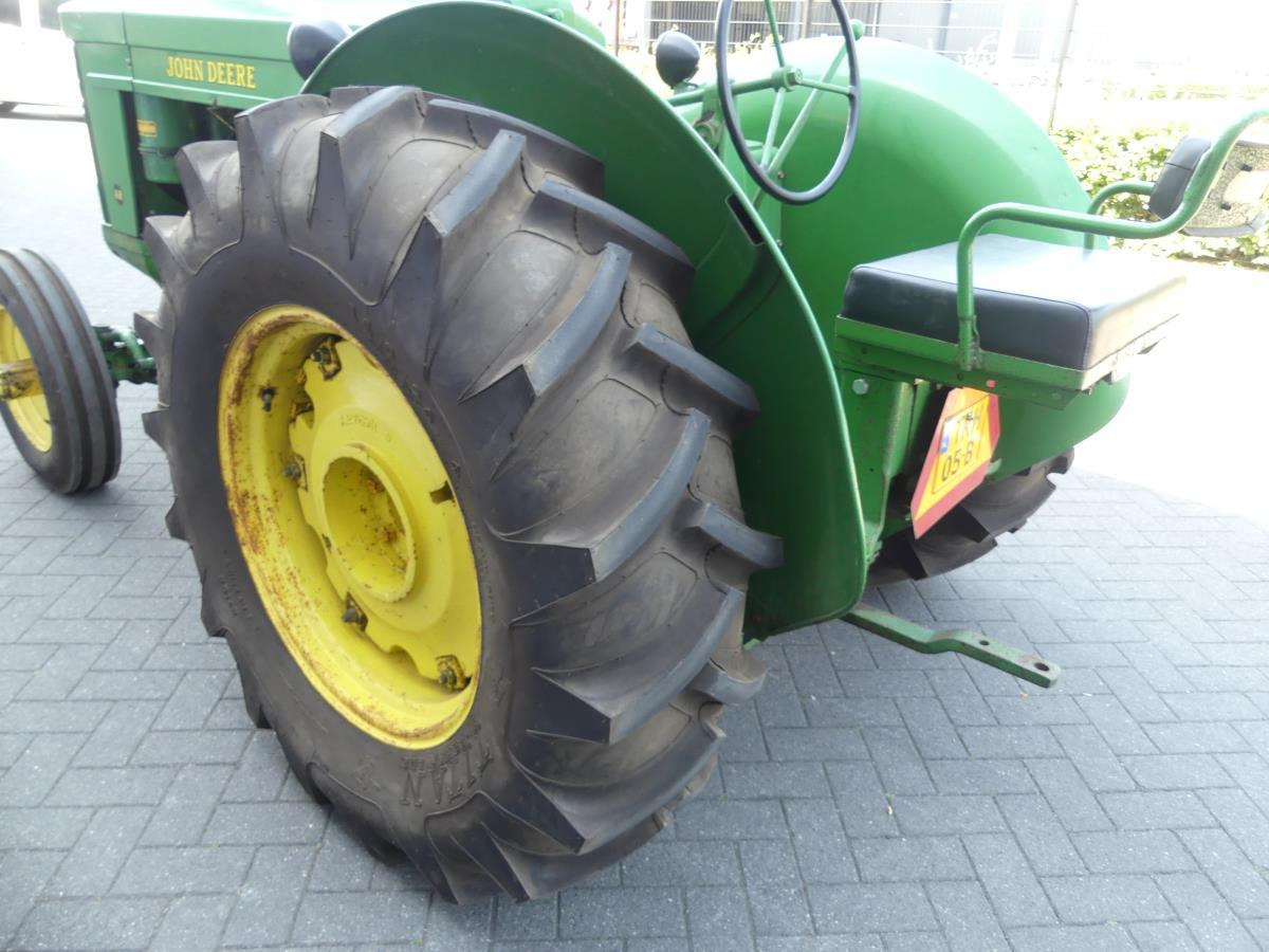 Tractor John-Deere AR