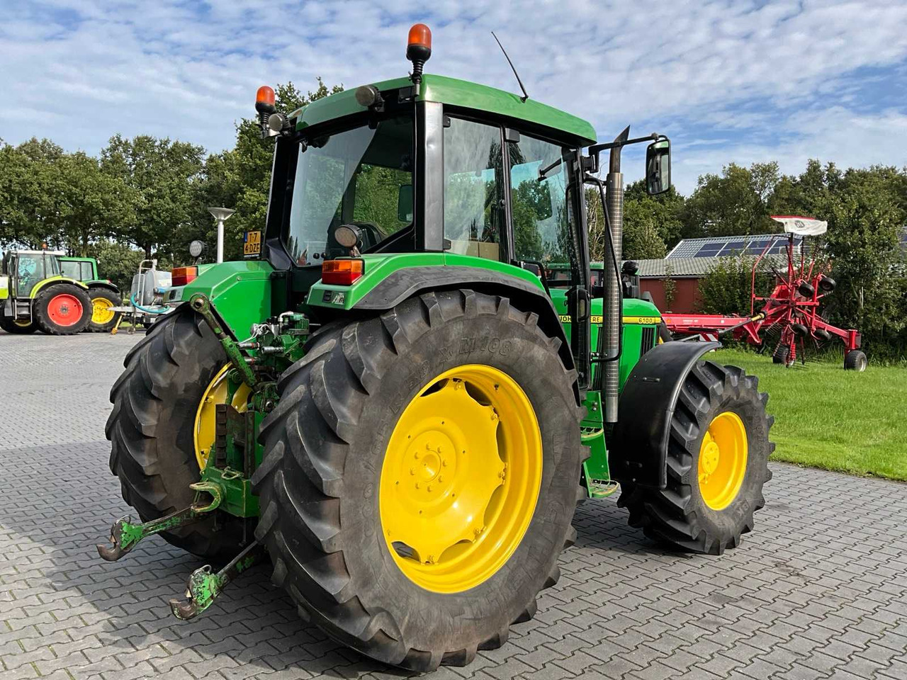 Tractor John deere 6100