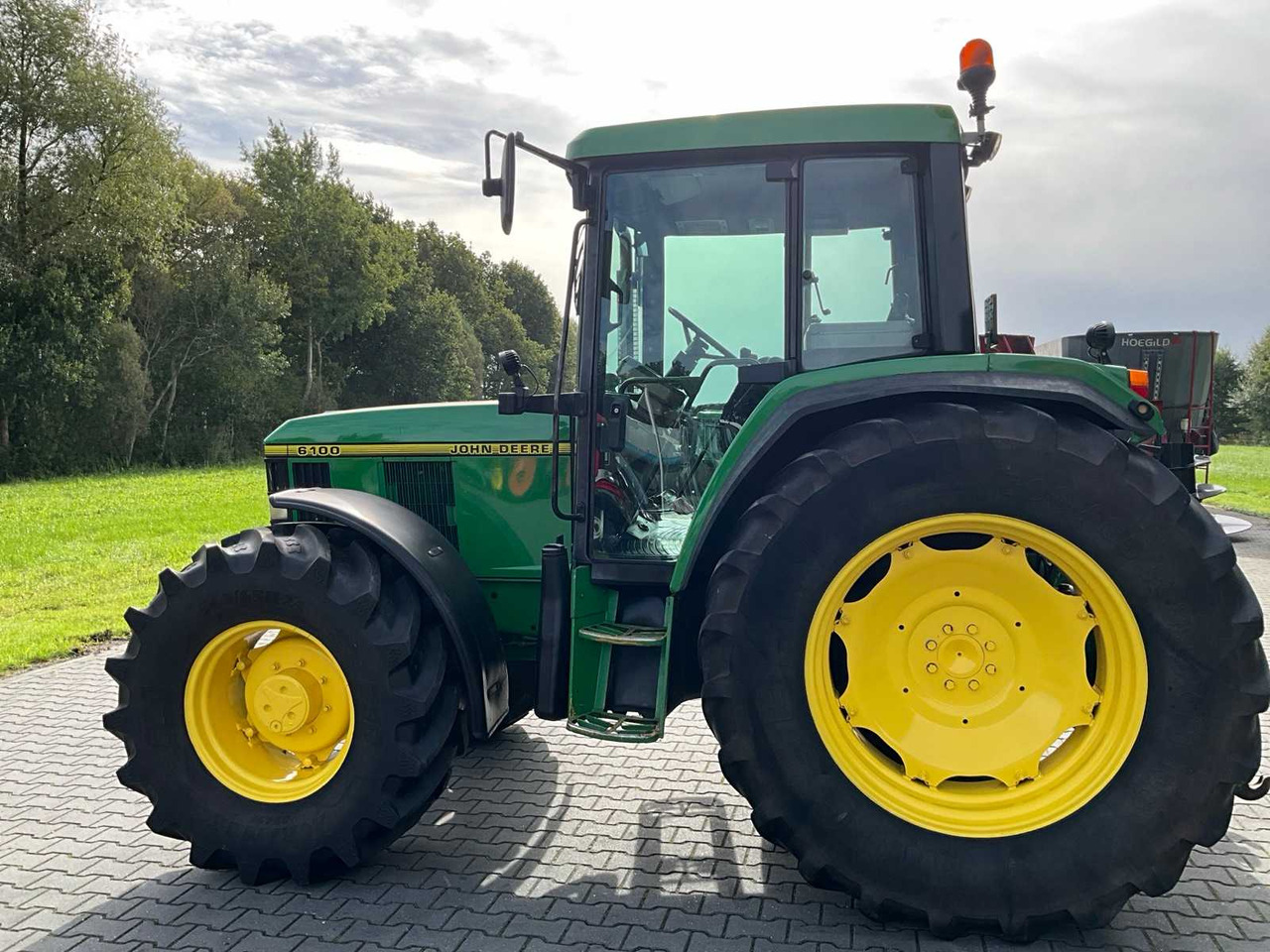 Tractor John deere 6100