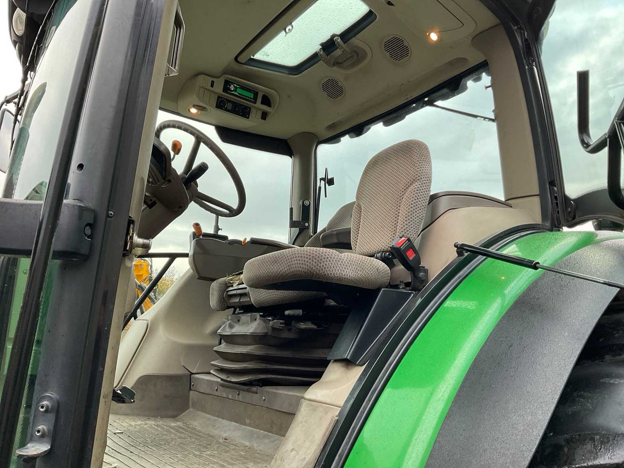 Tractor John deere 6150R