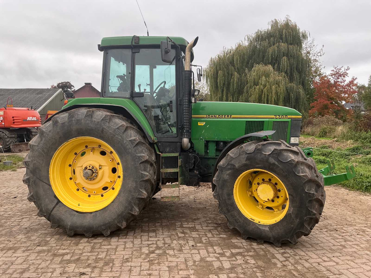 Tractor John deere 7700
