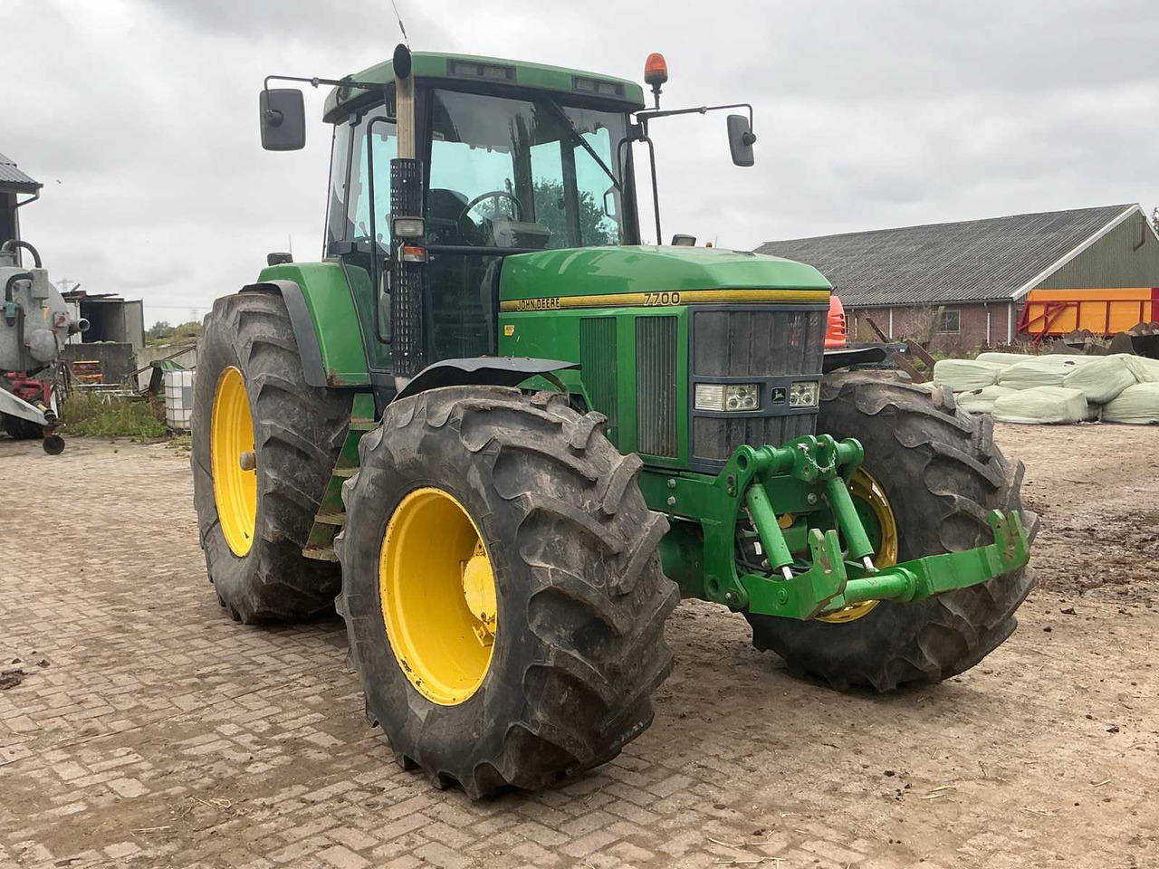 Tractor John deere 7700