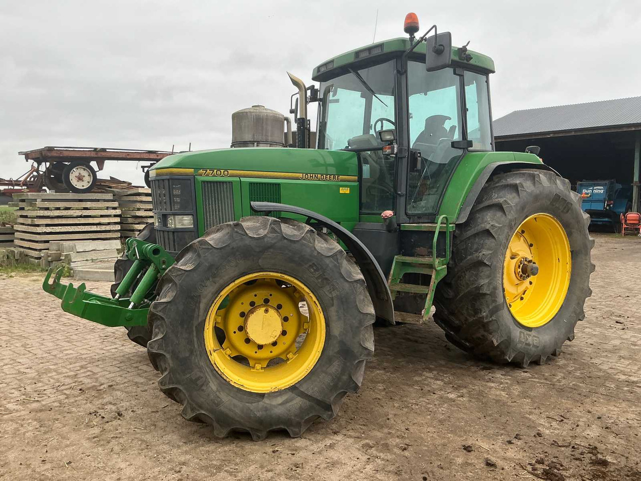 Tractor John deere 7700
