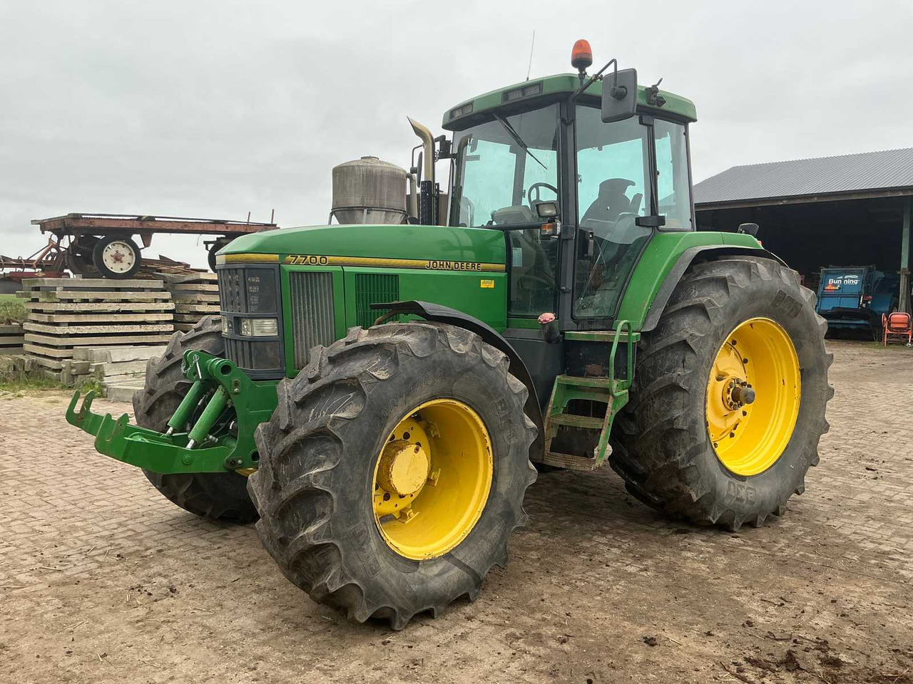 Tractor John deere 7700