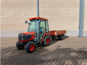 Tractor  Kubota B2410 met Nimos Kipper