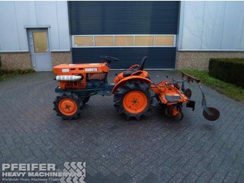 Kubota B7001, 4x4, Cutter. - Tractor