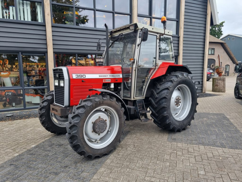 Tractor MASSEY FERGUSON 390