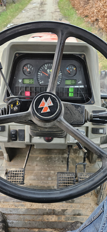 Tractor MASSEY FERGUSON 6180