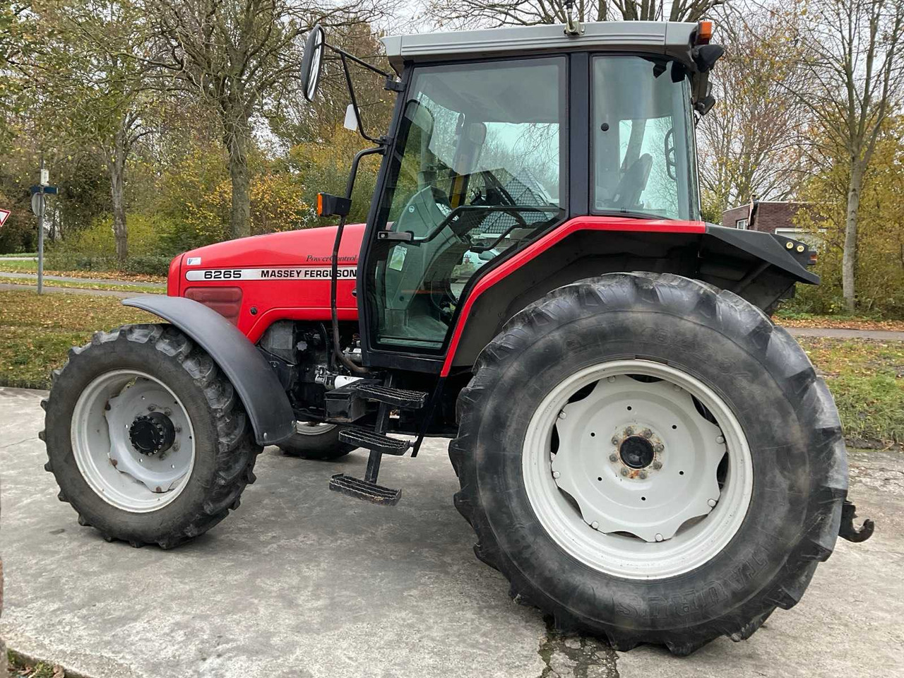 Tractor MASSEY FERGUSON 6265 FOUR WHEEL DRIVE FARM TRACTOR