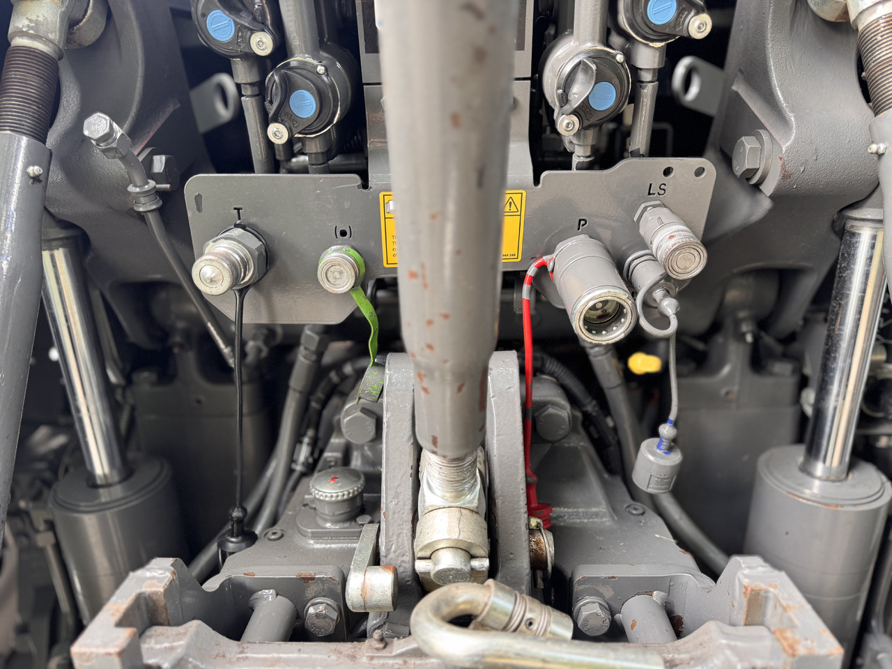 Tractor MASSEY FERGUSON 8s.205 Dyna7 Exclusive