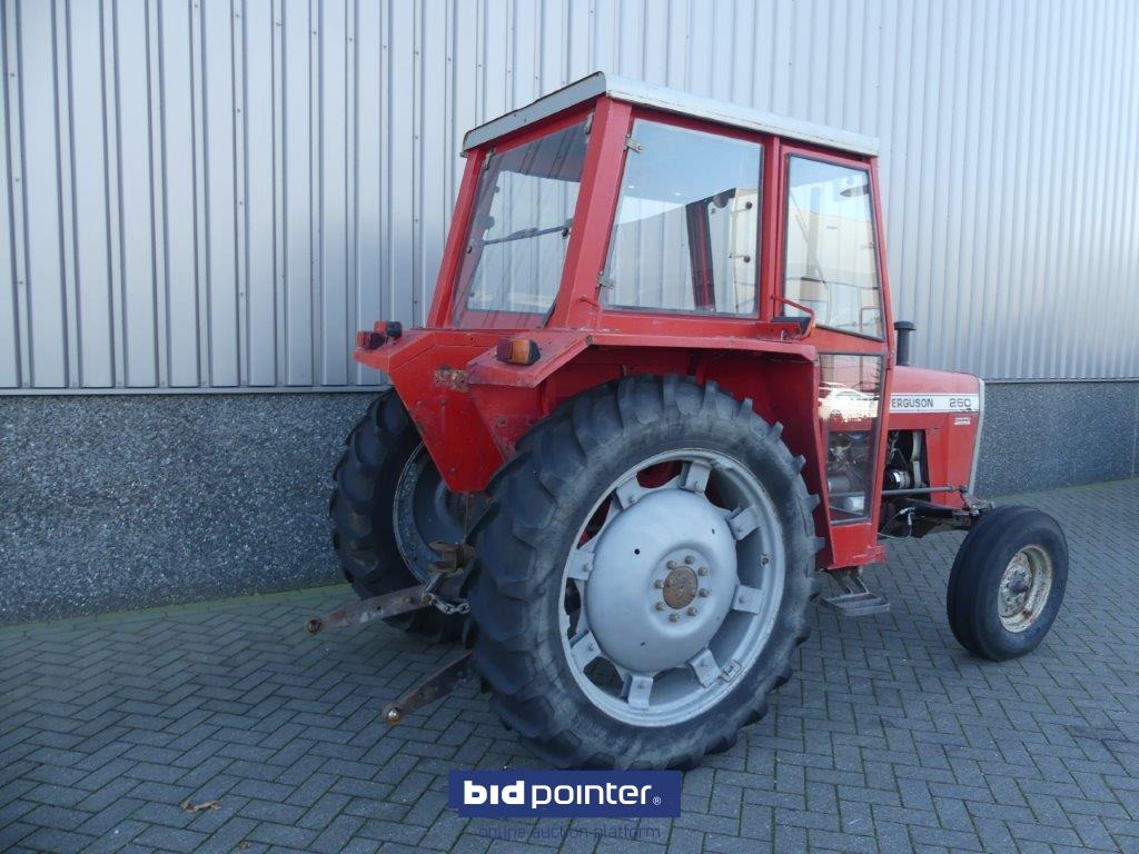 Tractor Massey Ferguson 260 with 4226 Hours and powersteering