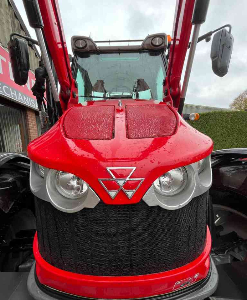 Tractor Massey Ferguson 5710S Dyna-4 Essential Voorlader Tractoren