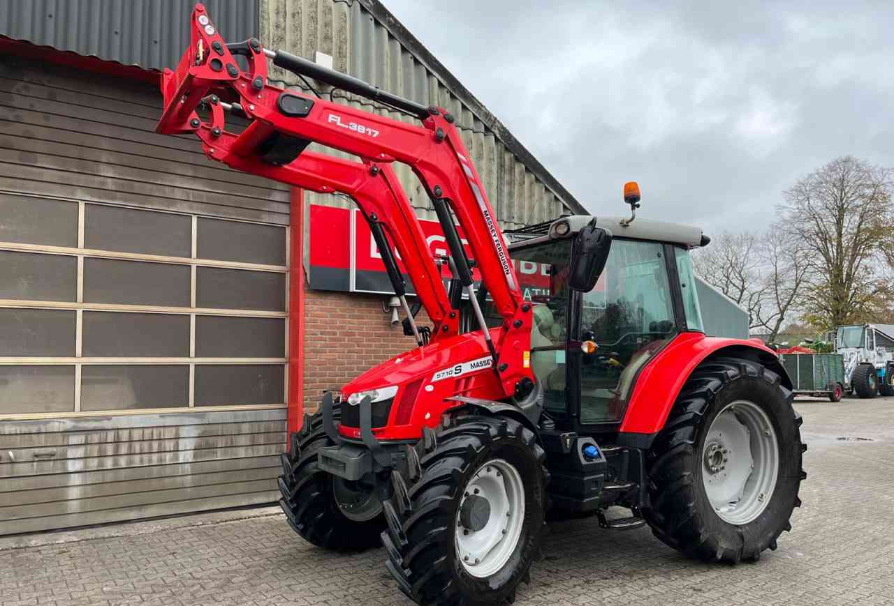 Tractor Massey Ferguson 5710S Dyna-4 Essential Voorlader Tractoren