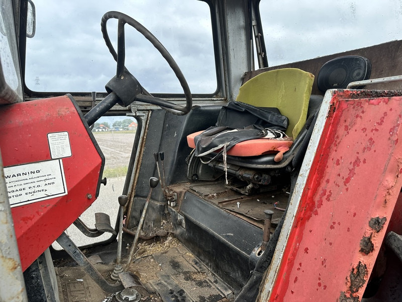 Tractor Massey Ferguson 575